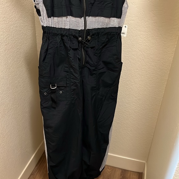 FP Movement Inhale Onesie
NWT
FP Movement by Free People. A482 - Picture 4 of 8